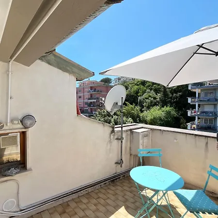 Casina T&a